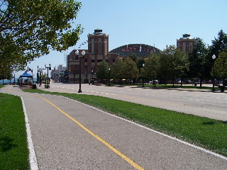 Chicago Lakefront Path as you come into Navy Pier